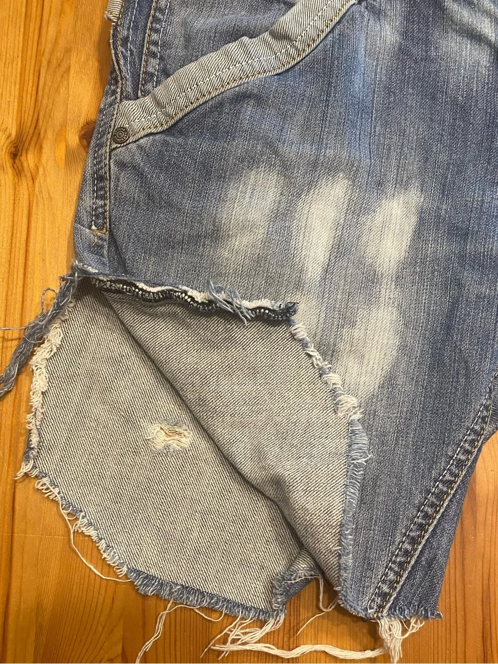Y2K Harajuku Lovers Gwen Stefani Low Rise Ripped Boyfriend Denim Shorts Size 27